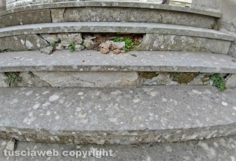 Montefiascone - Il degrado al cimitero