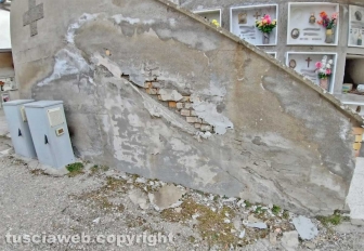 Montefiascone - Il degrado al cimitero