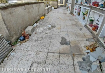 Montefiascone - Il degrado al cimitero