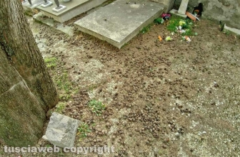 Montefiascone - Il degrado al cimitero