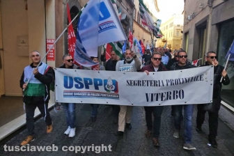Viterbo - Il corteo degli agenti di Mammagialla