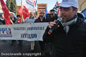 Viterbo - Il corteo degli agenti di Mammagialla