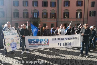 Viterbo - Il corteo degli agenti di Mammagialla