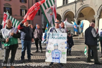 Viterbo - Il corteo degli agenti di Mammagialla
