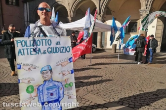 Viterbo - Il corteo degli agenti di Mammagialla