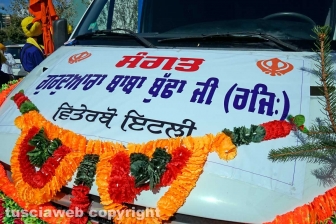 Il corteo dei sikh
