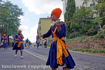 Il corteo dei sikh