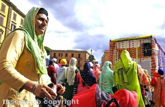 Il corteo dei sikh