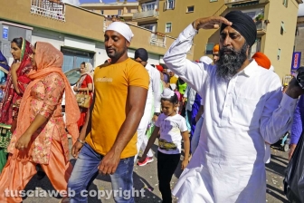 Il corteo dei sikh