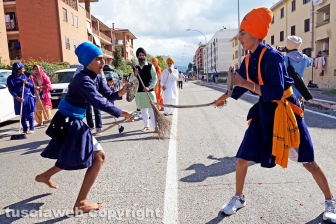 Il corteo dei sikh