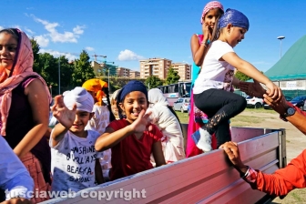Il corteo dei sikh
