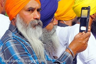 Il corteo dei sikh