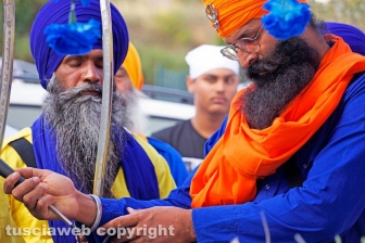 Il corteo dei sikh