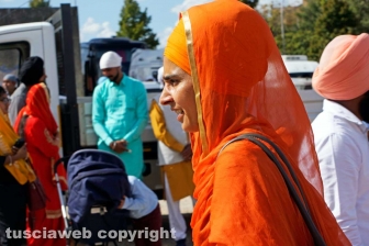 Il corteo dei sikh