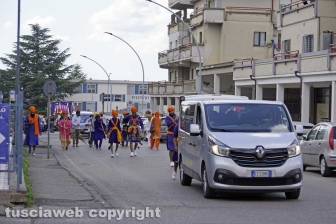 Il corteo dei sikh