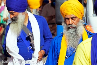 Il corteo dei sikh