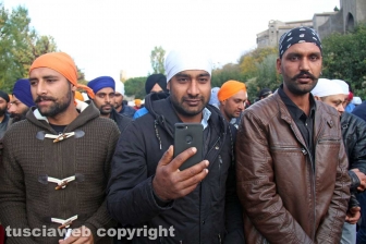 Il corteo dei sikh