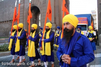 Il corteo dei sikh