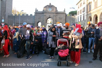 Il corteo dei sikh