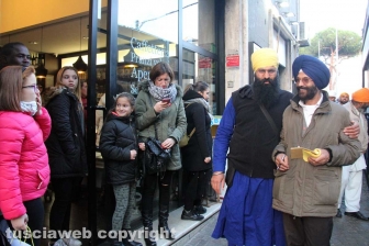 Il corteo dei sikh