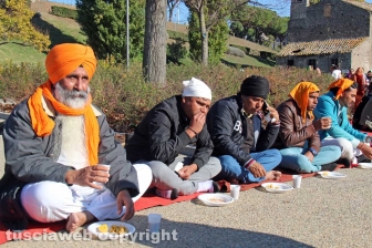 Il corteo dei sikh