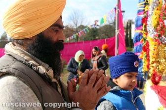 Il corteo dei sikh