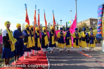 Il corteo dei sikh