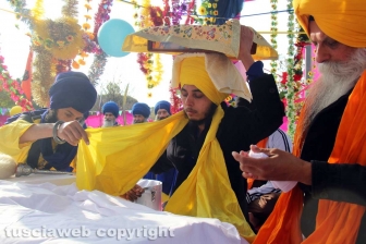 Il corteo dei sikh