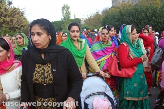 Il corteo dei sikh
