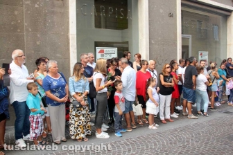 Il corteo per le vie della città