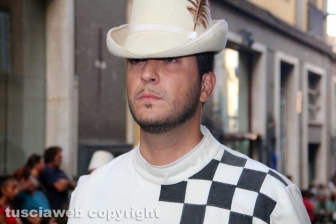 Il corteo per le vie della città