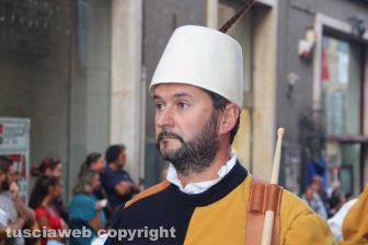 Il corteo per le vie della città