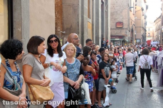 Il corteo per le vie della città