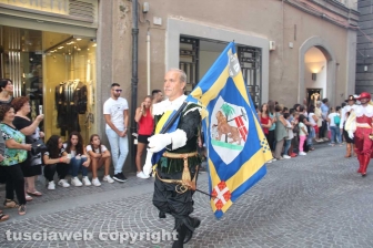 Il corteo per le vie della città