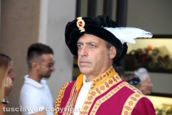 Il corteo per le vie della città