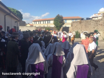 Il corteo storico si prepara per la processione
