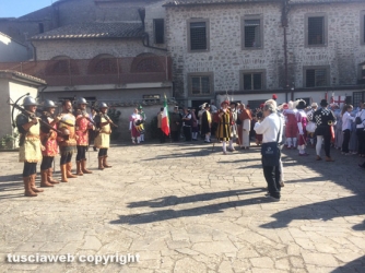 Il corteo storico si prepara per la processione