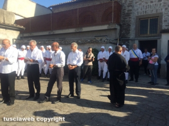 Il corteo storico si prepara per la processione