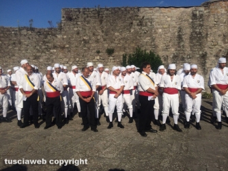 Il corteo storico si prepara per la processione