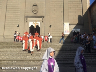 Il corteo storico si prepara per la processione