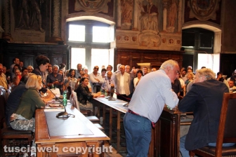 Il debutto di Arena in consiglio