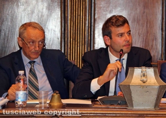 Il debutto di Arena in consiglio