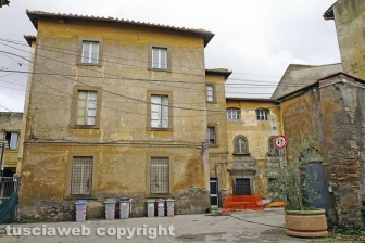 Il degrado dell'ospedale vecchio