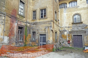Il degrado dell'ospedale vecchio