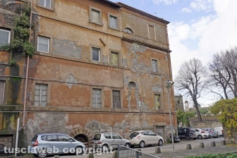 Il degrado dell'ospedale vecchio