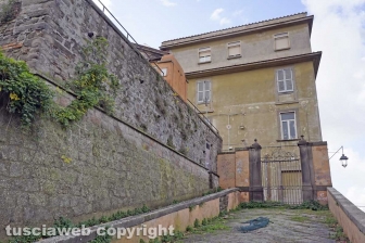 Il degrado dell'ospedale vecchio