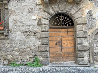 Il degrado di via Mazzini