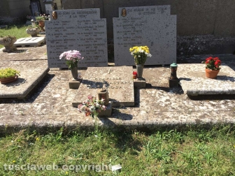 Il degrado sulla tomba delle clarisse