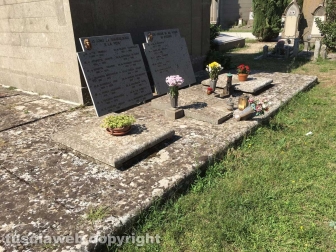 Il degrado sulla tomba delle clarisse