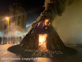 Bagnaia - L’accensione del focarone di Sant’Antonio